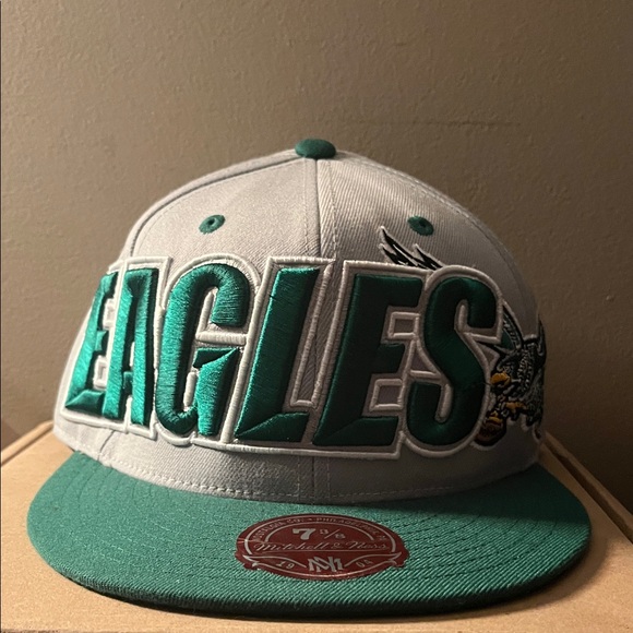 NFL Philadelphia Eagles Mitchell & Ness FITTED Vintaged-style baseball hat 7 3/8 - Picture 1 of 16